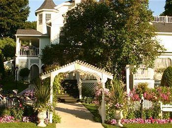 Metivier Inn Макино Экстерьер фото